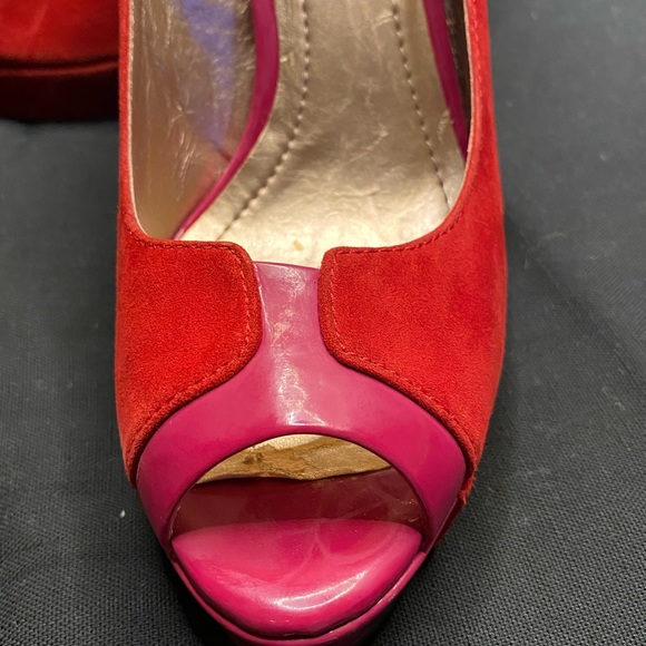 BCBG Red Suede and Fuchsia Patent Leather 5 inch Peep Toe Heels Size 10 Shoes - Picture 3 of 14